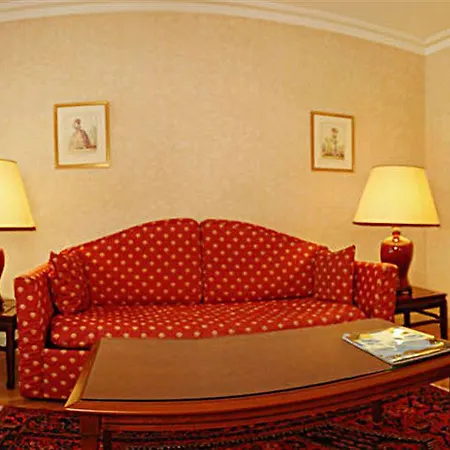 Aparthotel Warwick Reine Astrid - 4*