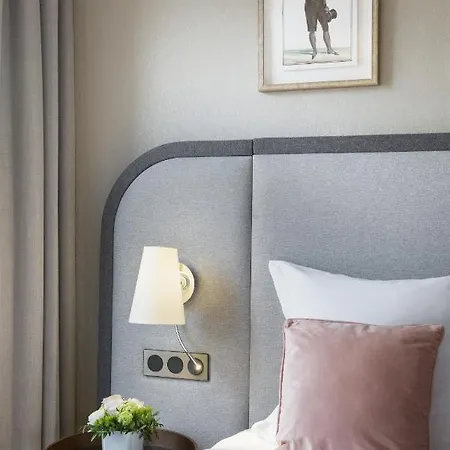 Warwick Reine Astrid -