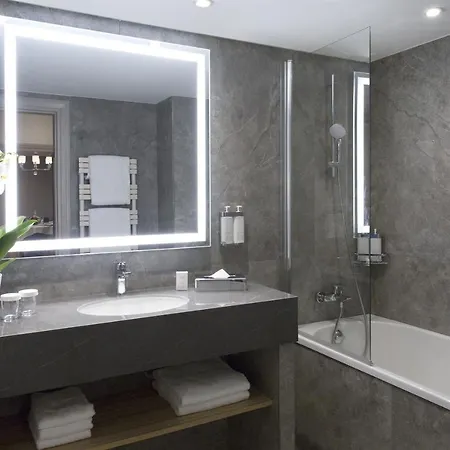 Aparthotel Warwick Reine Astrid - Lyon
