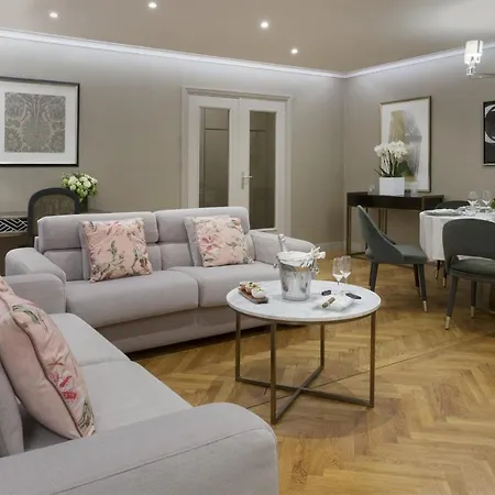 Warwick Reine Astrid - Aparthotel Lyon