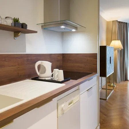 Warwick Reine Astrid - Appart hôtel Lyon