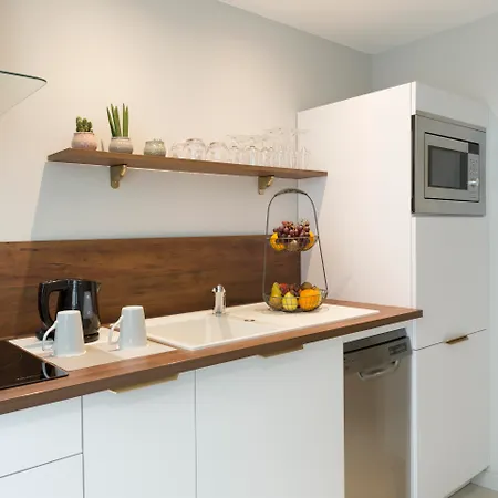 Aparthotel Warwick Reine Astrid -