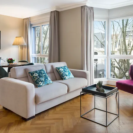 Warwick Reine Astrid - 4* Lyon