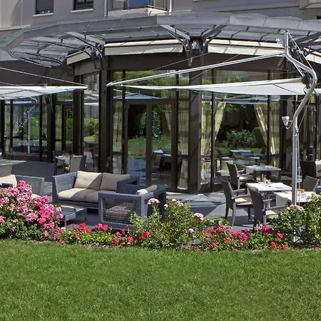 Warwick Reine Astrid - Aparthotel Lyon