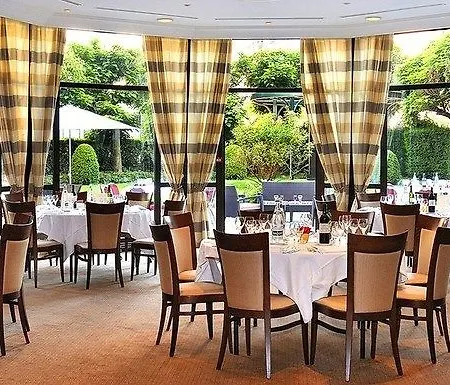 Aparthotel Warwick Reine Astrid - 4*