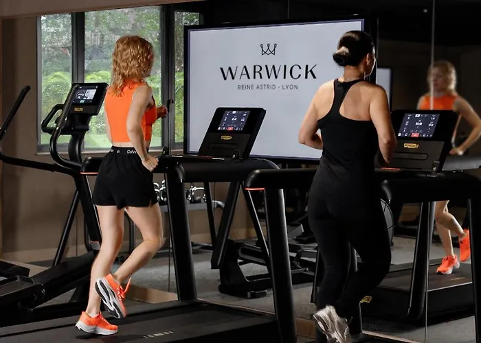 里昂华威雷奥斯特公寓式酒店