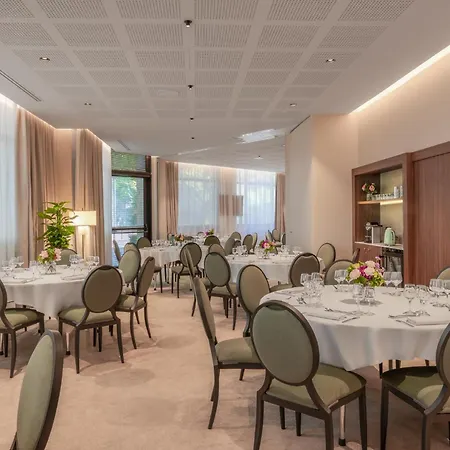 Warwick Reine Astrid - Lione