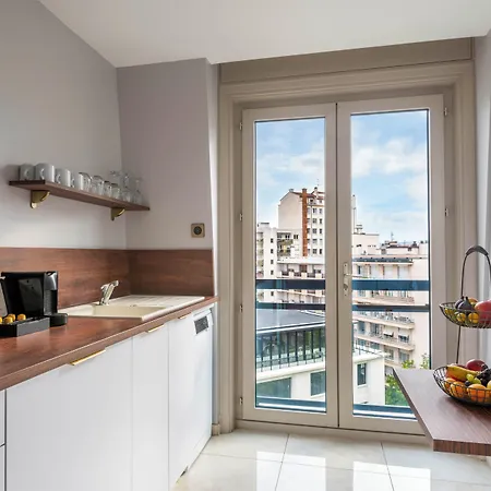 Warwick Reine Astrid - 4* Lyon