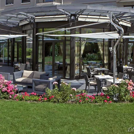 Warwick Reine Astrid - Lione