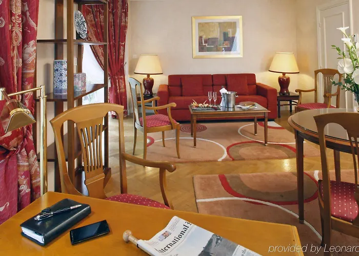 מלון דירות Warwick Reine Astrid - 4*