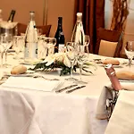 Warwick Reine Astrid - Apartmanhotel 4*