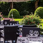 Warwick Reine Astrid - Apartmanhotel Lyon