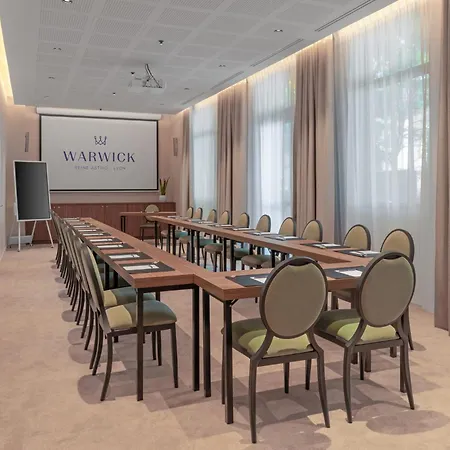 Warwick Reine Astrid - Appart hôtel Lyon