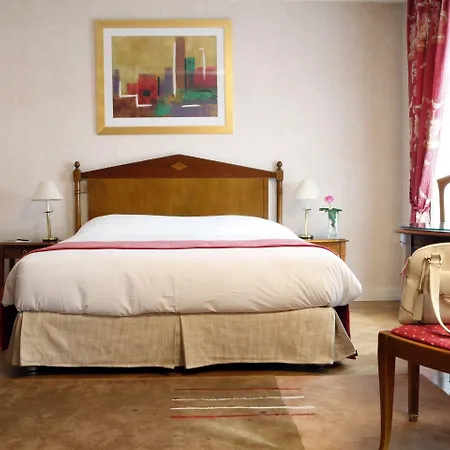 Warwick Reine Astrid - 4* Lyon