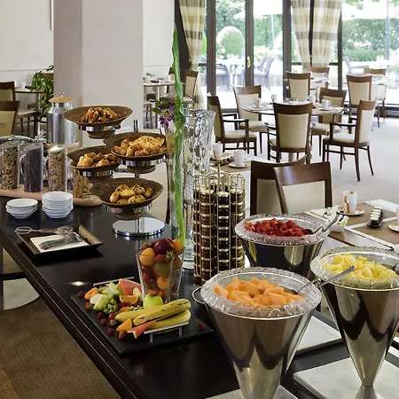 Apart-hotel Warwick Reine Astrid -