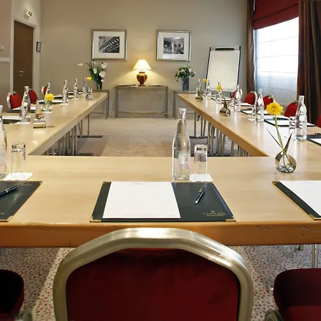 Aparthotel Warwick Reine Astrid -