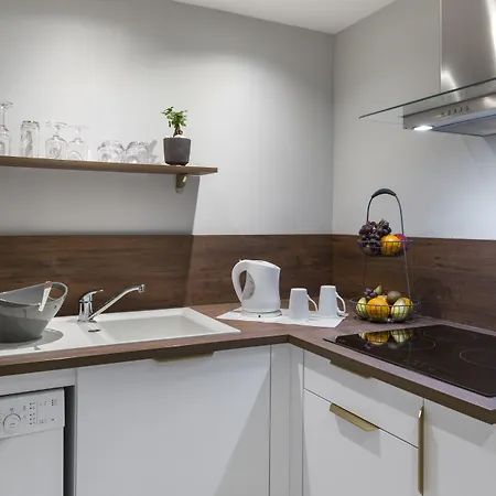 Aparthotel Warwick Reine Astrid -