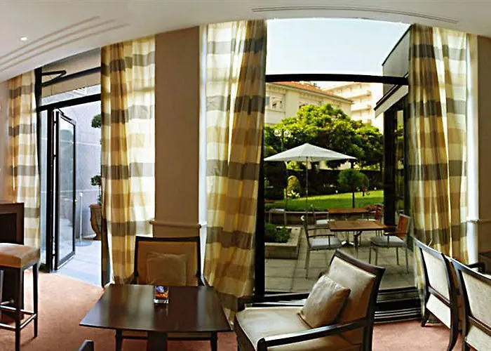 Apartahotel Warwick Reine Astrid -