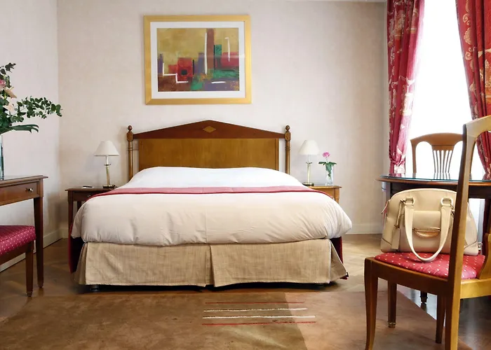 Warwick Reine Astrid - 4* Lyon