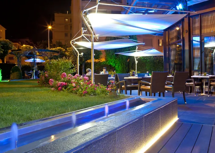 Warwick Reine Astrid - Apartahotel 4*