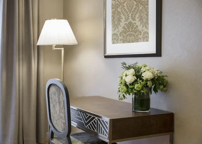 Warwick Reine Astrid - Apartahotel 4*